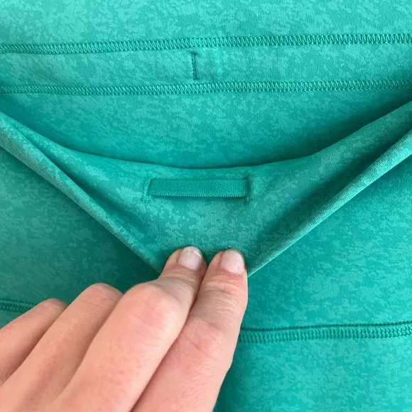 Lululemon Wunder Train High Rise Tight 25” - multiple sizes - Picture 4 of 7